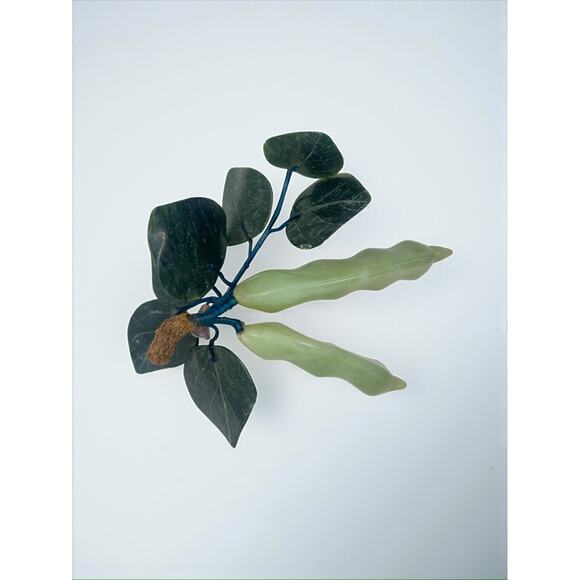 Vintage Chinese Serpentine Stone Pea Pod Sculpture-Leaves-Fruit-Jade Green-Carve - Picture 4 of 6